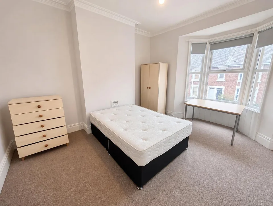 Bedroom at 129 Warwick Street