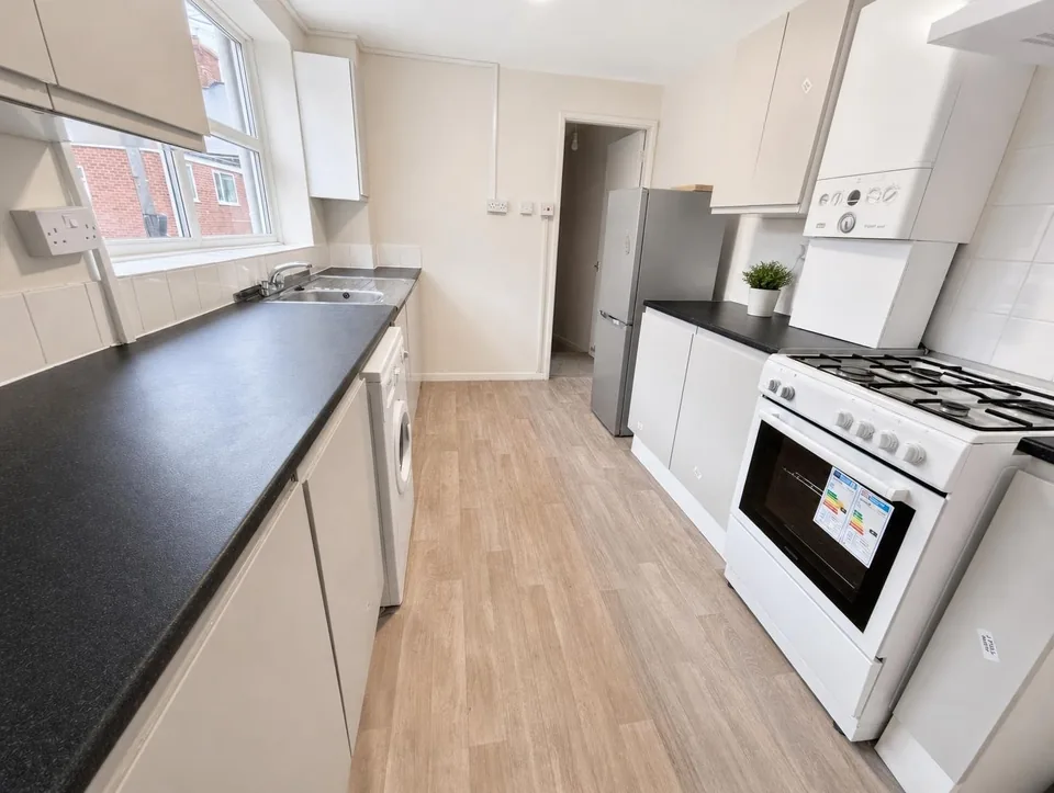 Kitchen at 129 Warwick Street